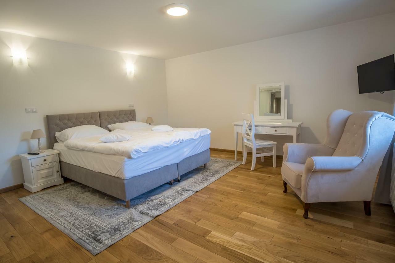 Oficyna Krobielowice Kąty Wrocławskie Esterno foto